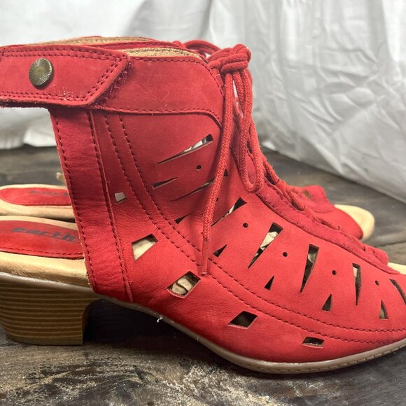 Earth Kristen Wide Women's 11D Bright Red Soft Nubuck Heeled Sandals - Picture 5 of 6